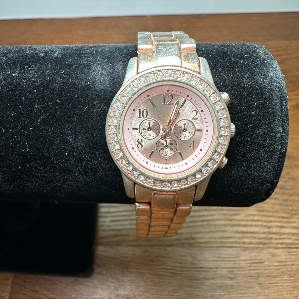 Rose Gold Rhinestone Bezel Chronograph-Style Watch – Pink Dial